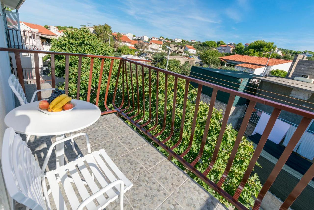 Apartments Matejka Primosten Exterior photo