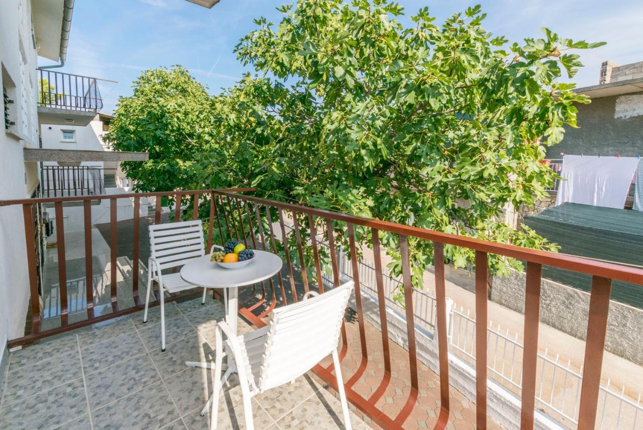Apartments Matejka Primosten Exterior photo