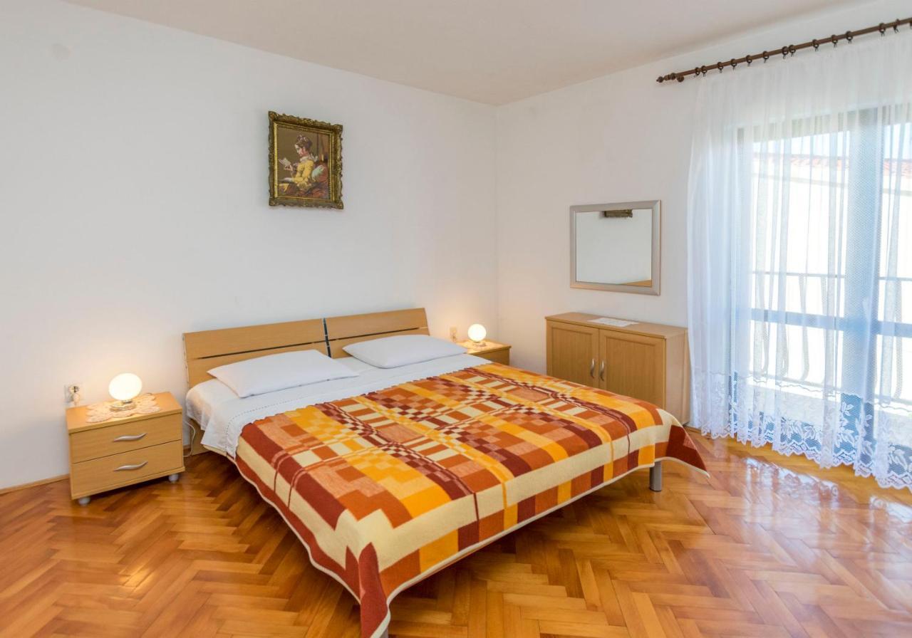 Apartments Matejka Primosten Exterior photo